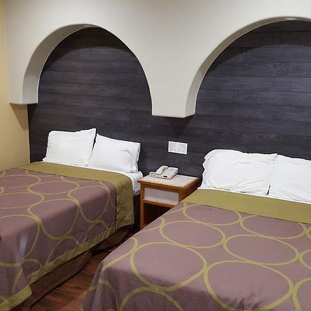 Reedley Inn Luaran gambar